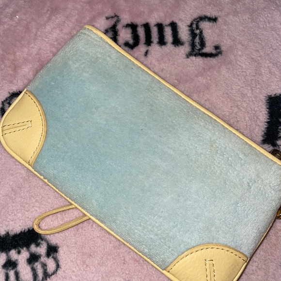 authentic vintage juicy couture velour wristlet - Picture 4 of 5
